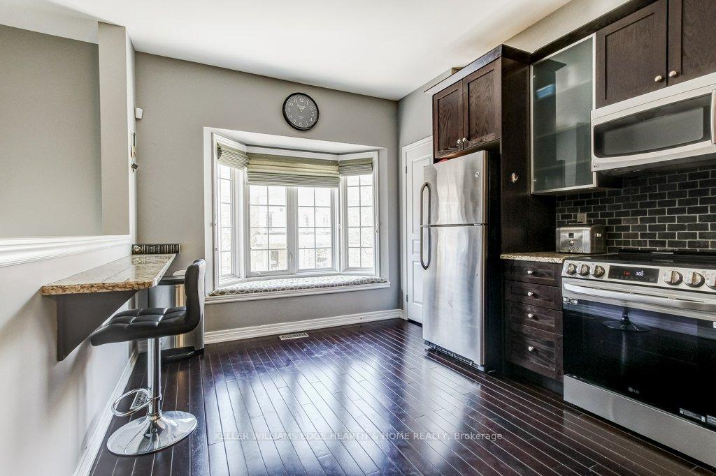 3 Bedrooms Condo at 4262 Ingram,  Burlington For sale