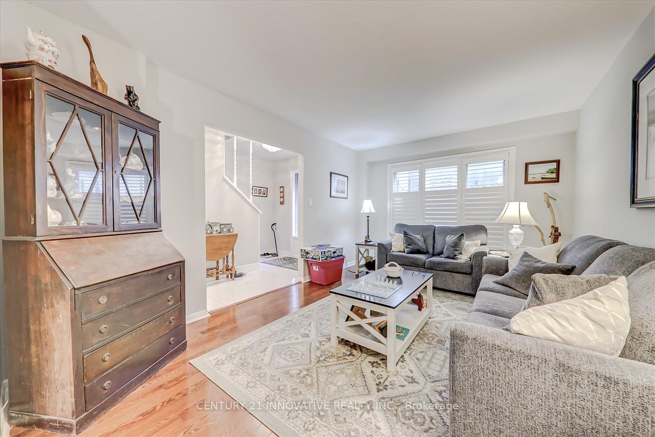 4 Bedrooms Condo at 100 Burrows Hall,  Toronto For sale