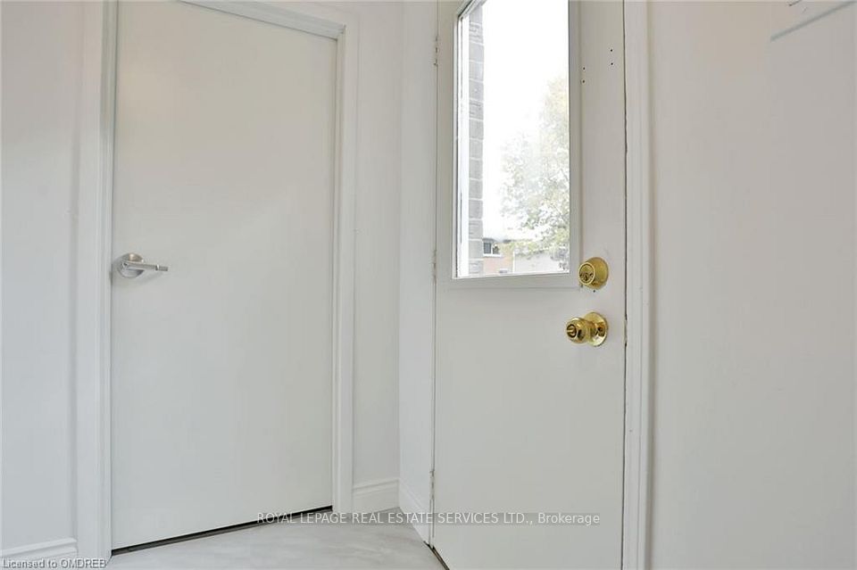 277 Mississaga Street