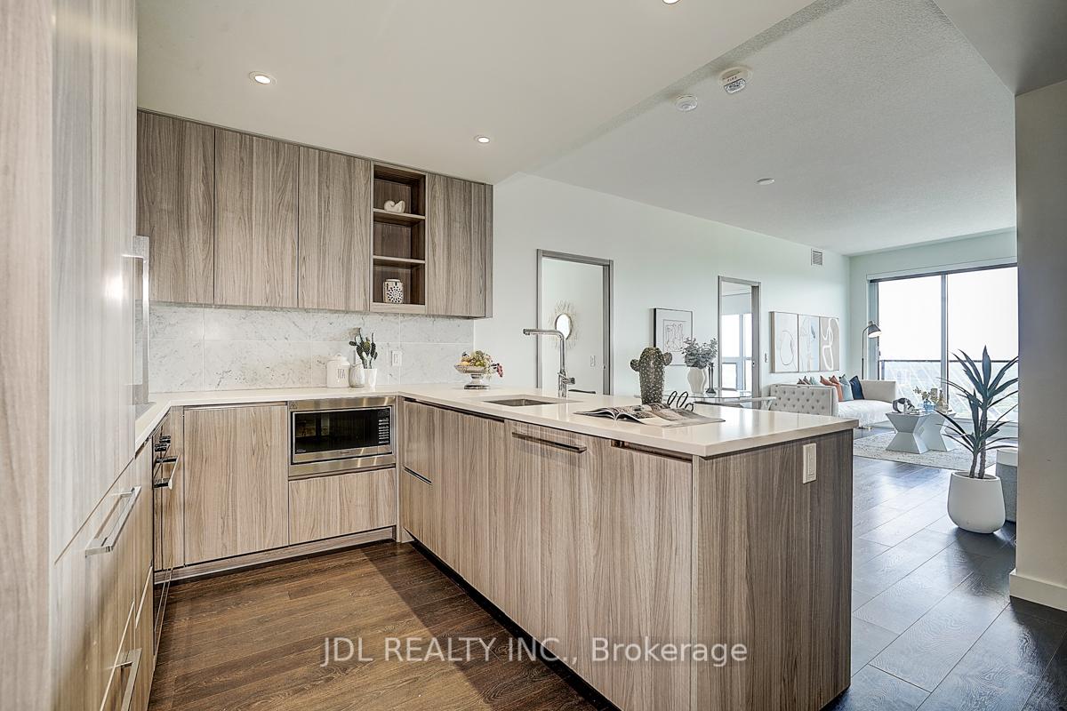 3 Bedrooms Condo at 95 Mcmahon, Toronto For sale