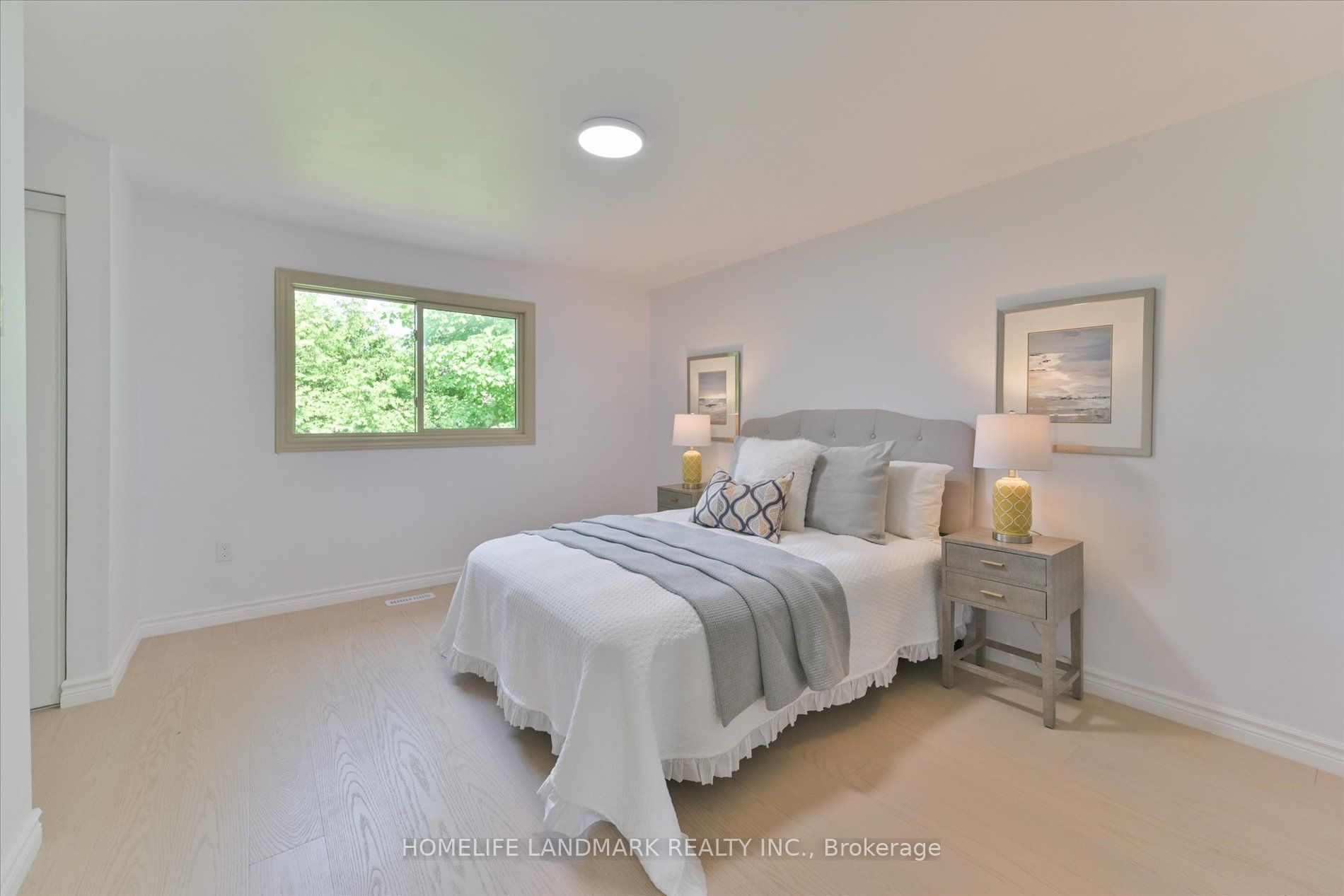 11 Hunter's Point Drive