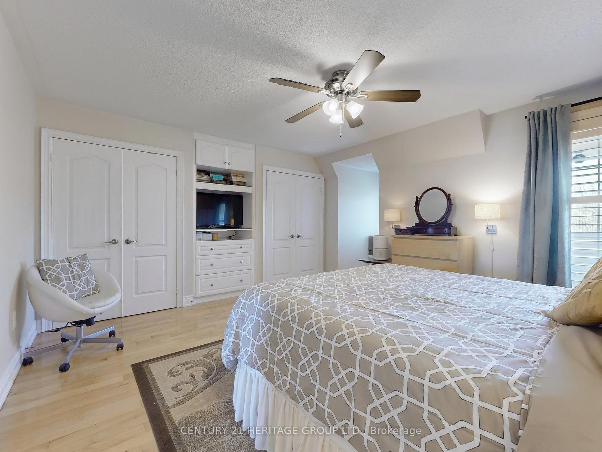 4 Bedrooms Condo at 127 Mill, Toronto For sale