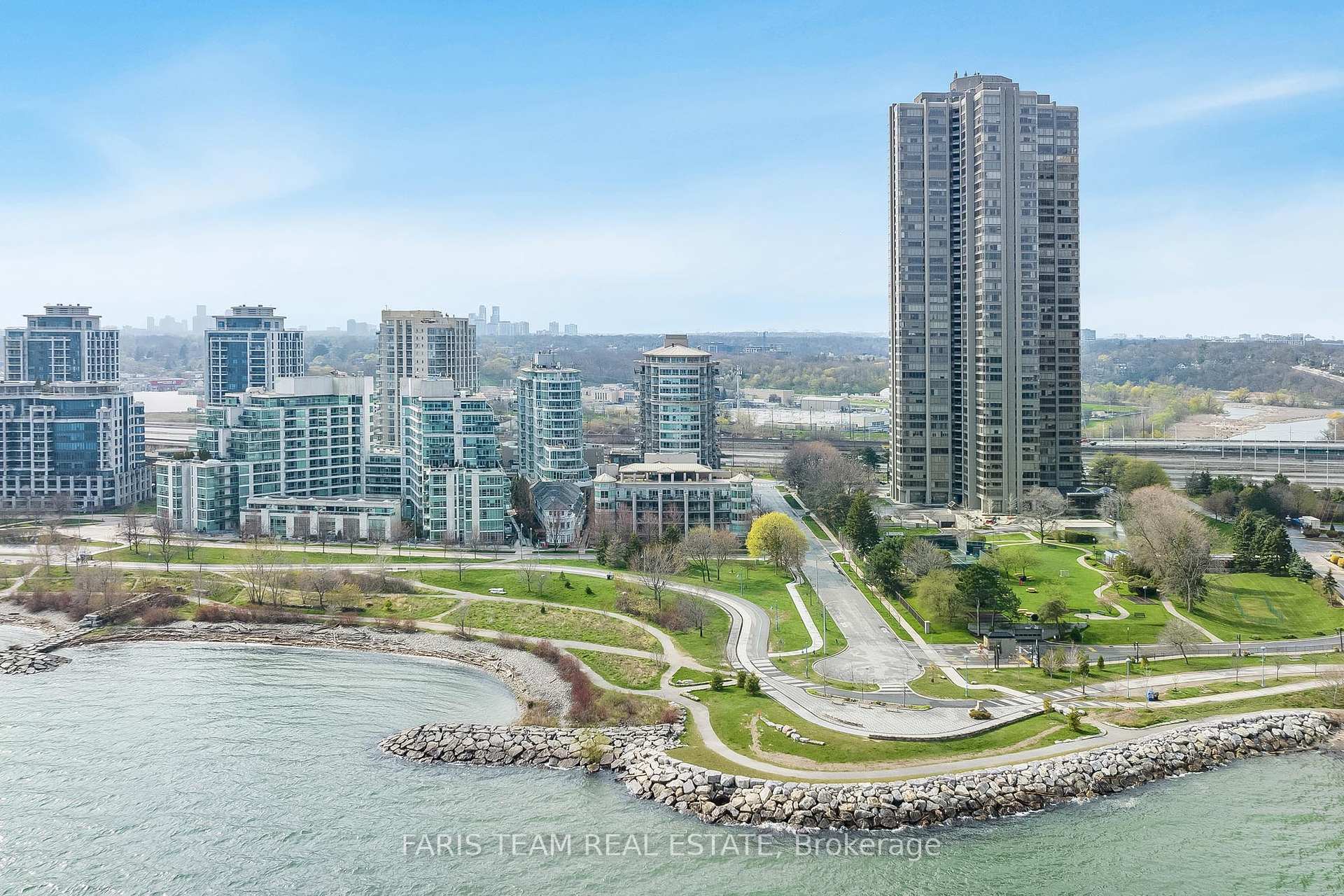 2 Bedrooms Condo at 88 Palace Pier,  Toronto For sale