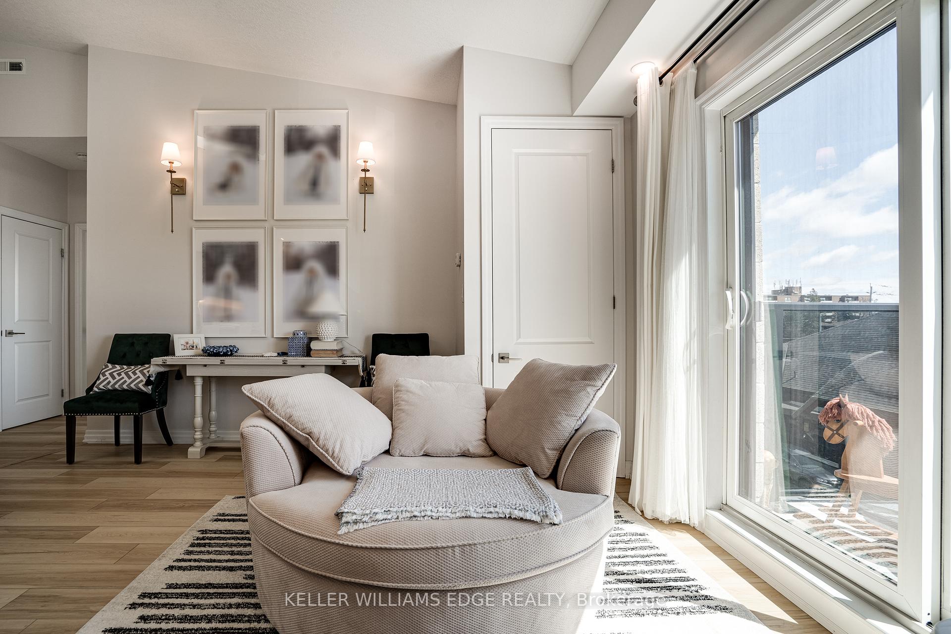 2 Bedrooms Condo at 170 Rockhaven,  Hamilton For sale