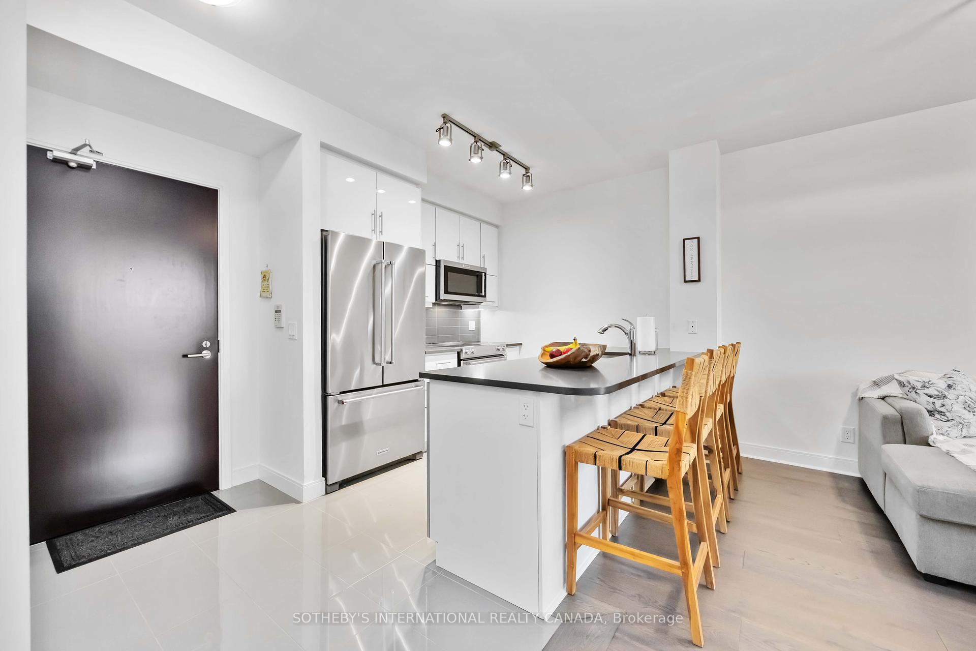 2 Bedrooms Condo at 825 Church, Toronto For sale