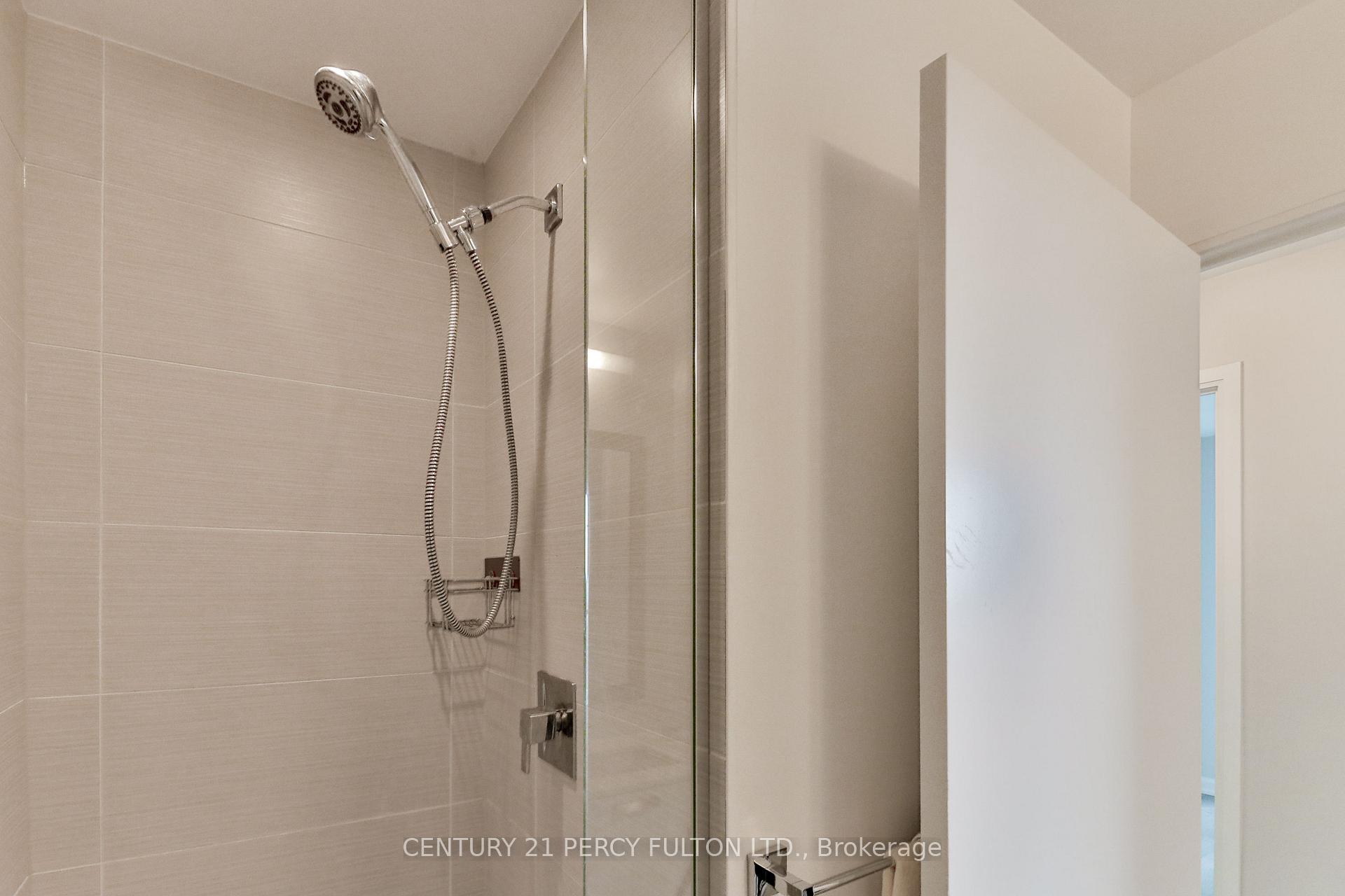 2 Bedrooms Condo at 9 Bogert, Toronto For sale