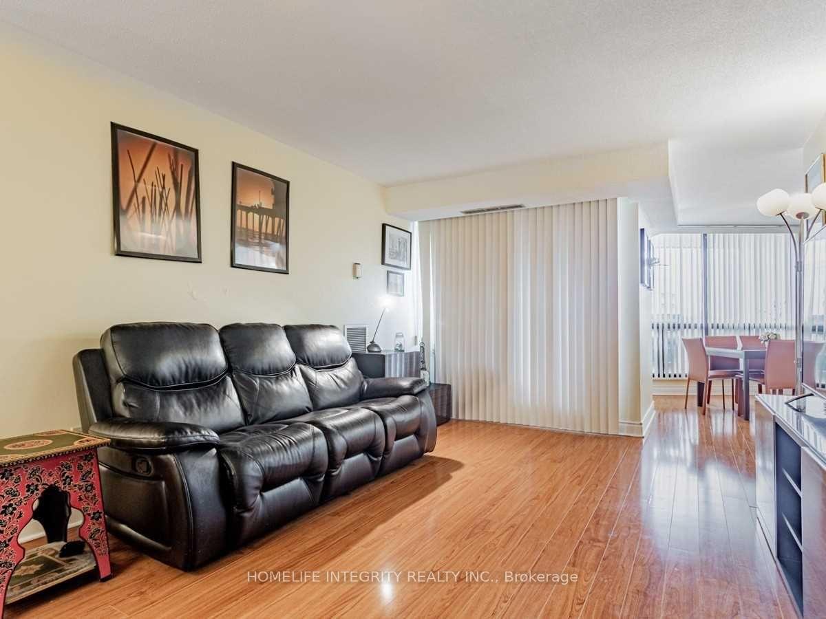 3 Bedrooms Condo at 150 Neptune, Toronto For sale
