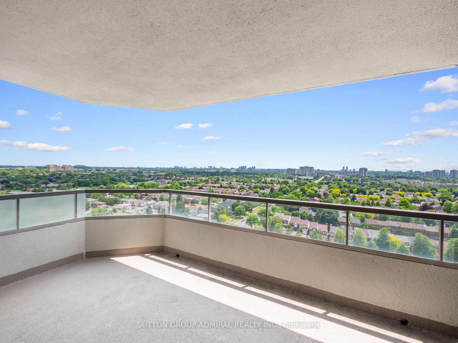 3 Bedrooms Condo at 175 Bamburgh, Toronto For sale