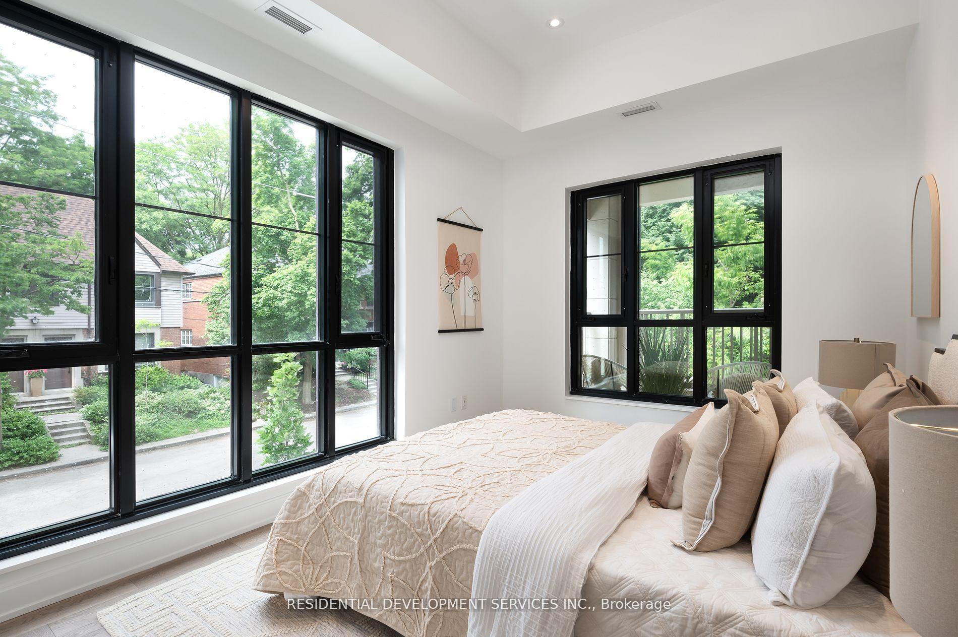 4 Bedrooms Condo at 1 Strathgowan,  Toronto For sale