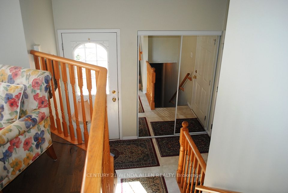 31 Seline Crescent, Barrie, ON L4N 0Y7