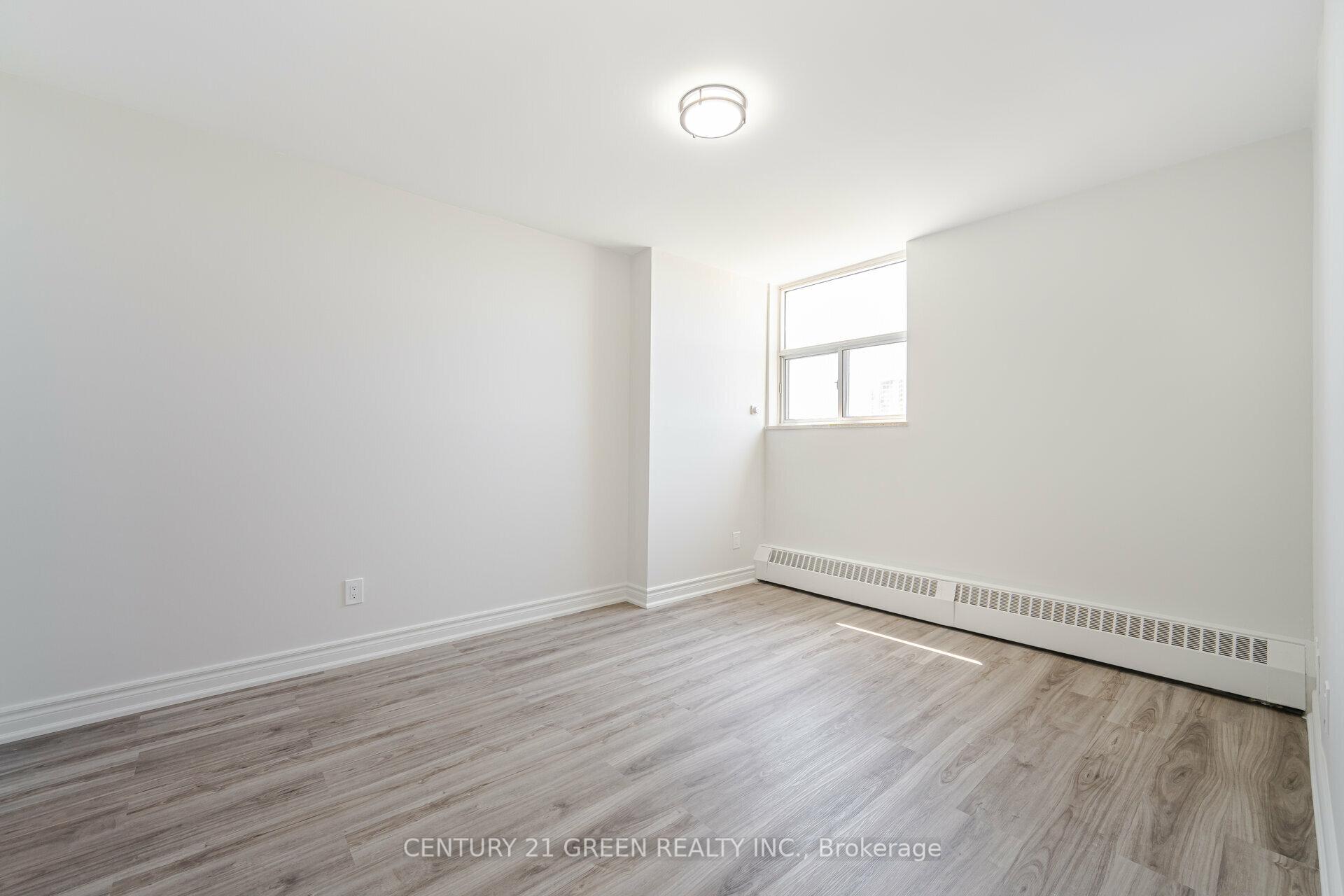 4 Bedrooms Condo at 5 Parkway Forest,  Toronto For sale