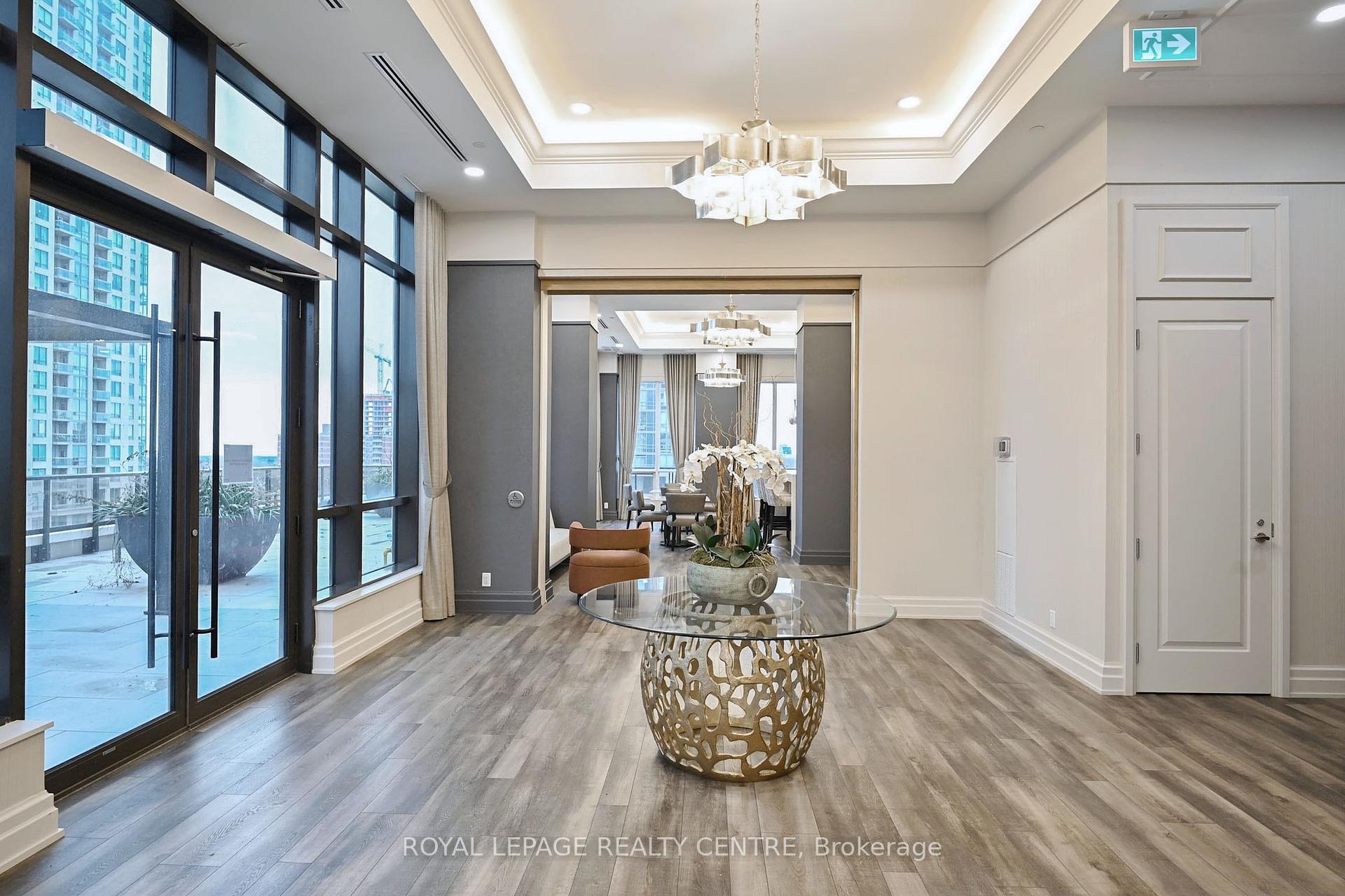 2 Bedrooms Condo at 36 ELM,  Mississauga For sale