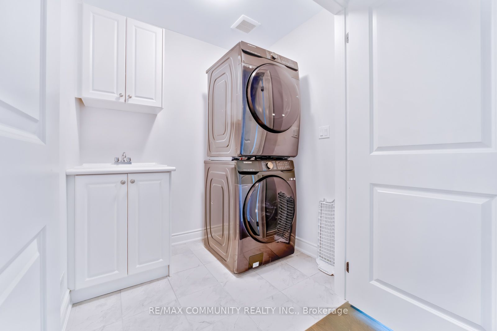 16 Alan Williams Trail
