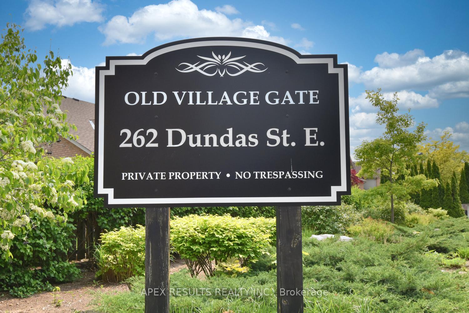 3 Bedrooms Condo at 262 Dundas, Hamilton For sale