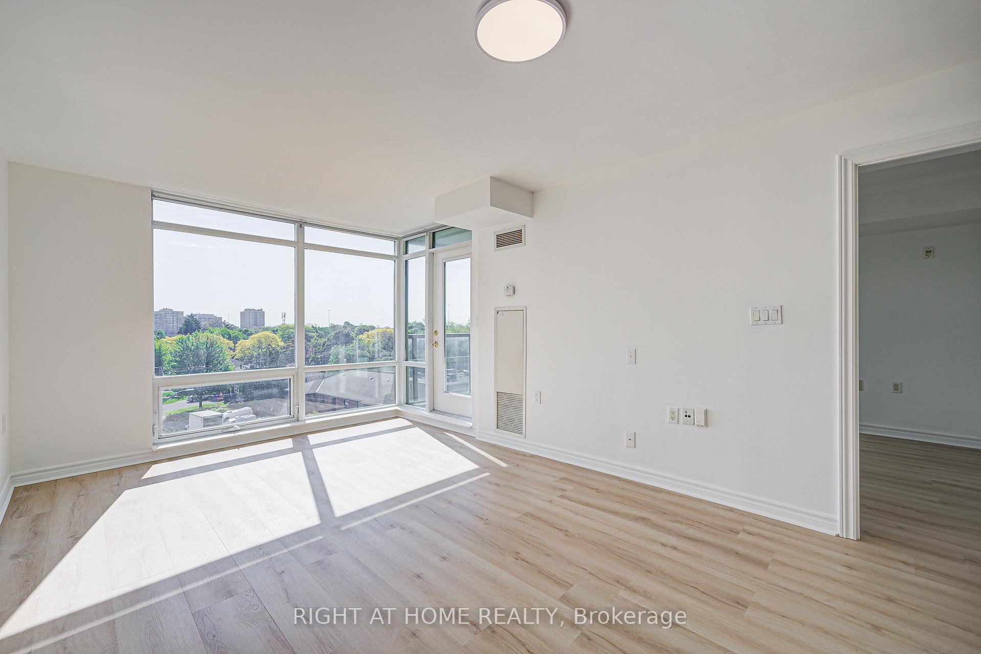 2 Bedrooms Condo at 3840 Bathurst, Toronto For sale
