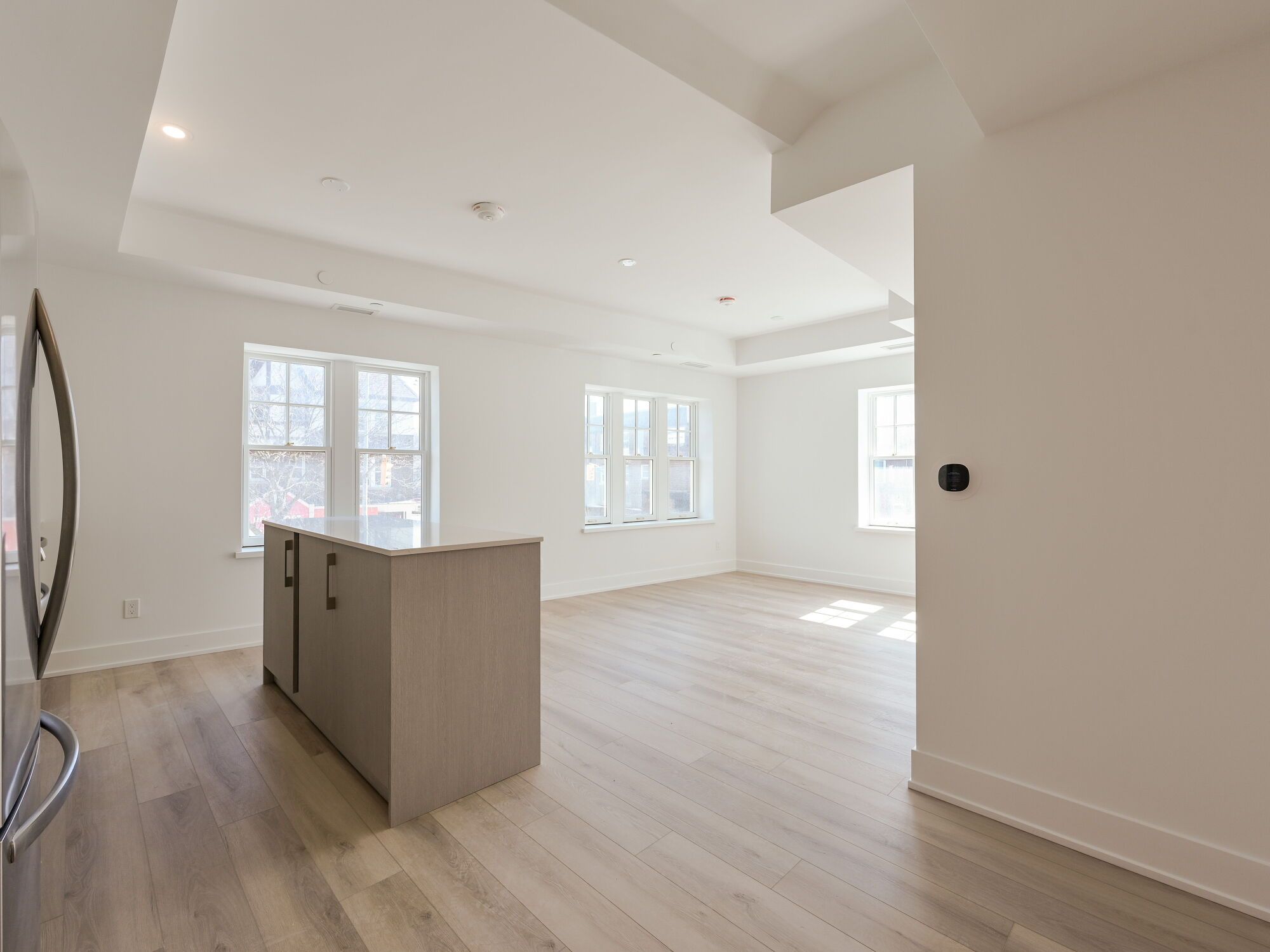 8 Manor Road E 204