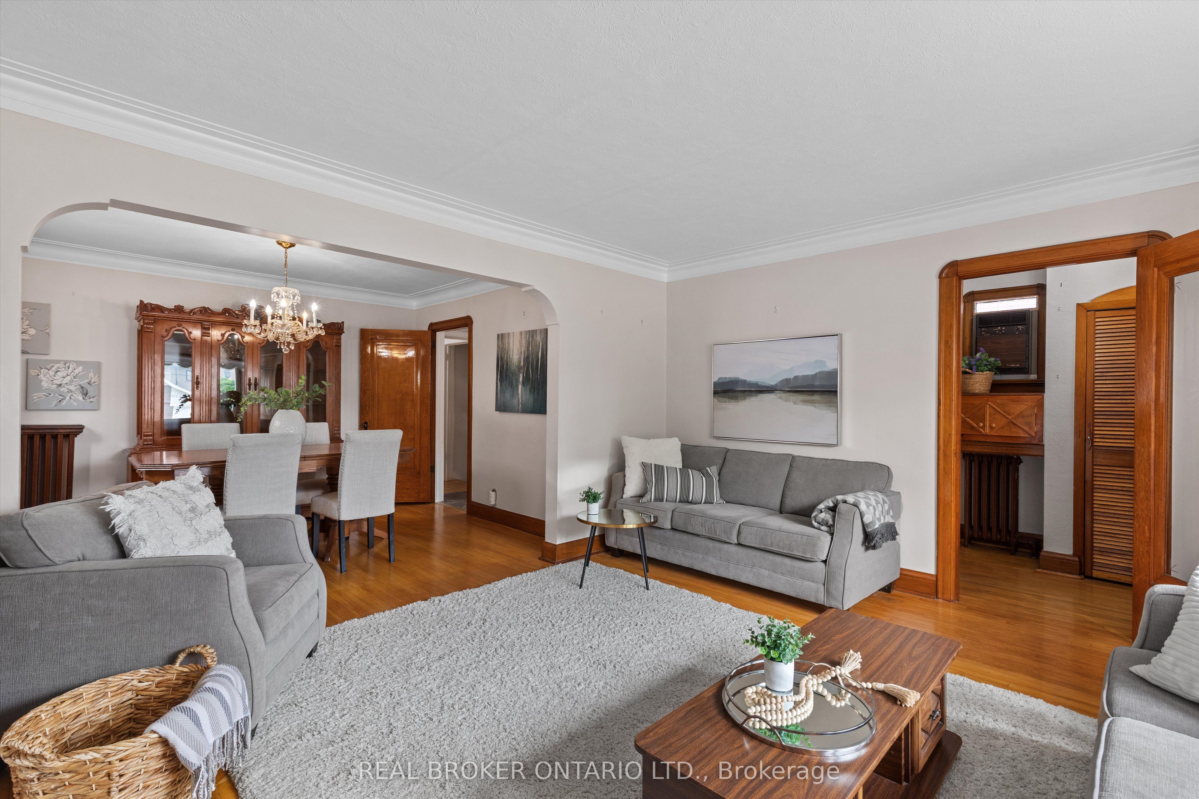882 Coxwell Avenue