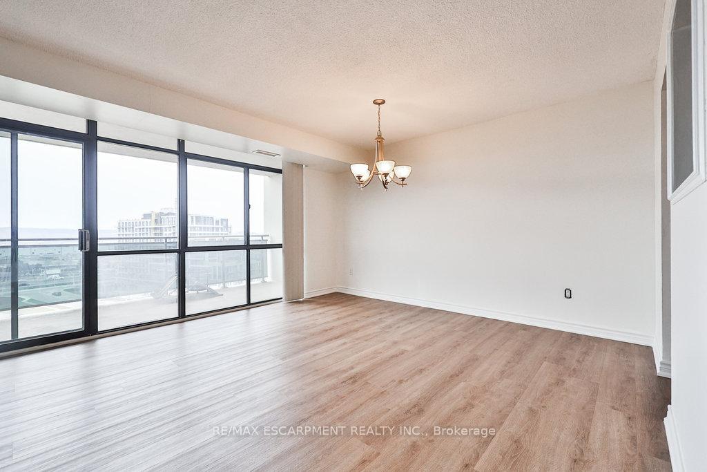 3 Bedrooms Condo at 301 FRANCES,  Hamilton For sale