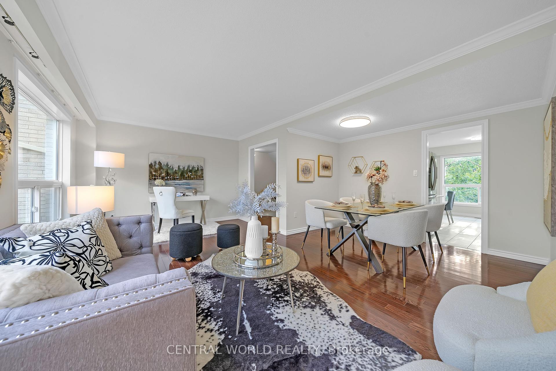 5 Bedrooms Condo at 21 Vega Starway,  Toronto For sale
