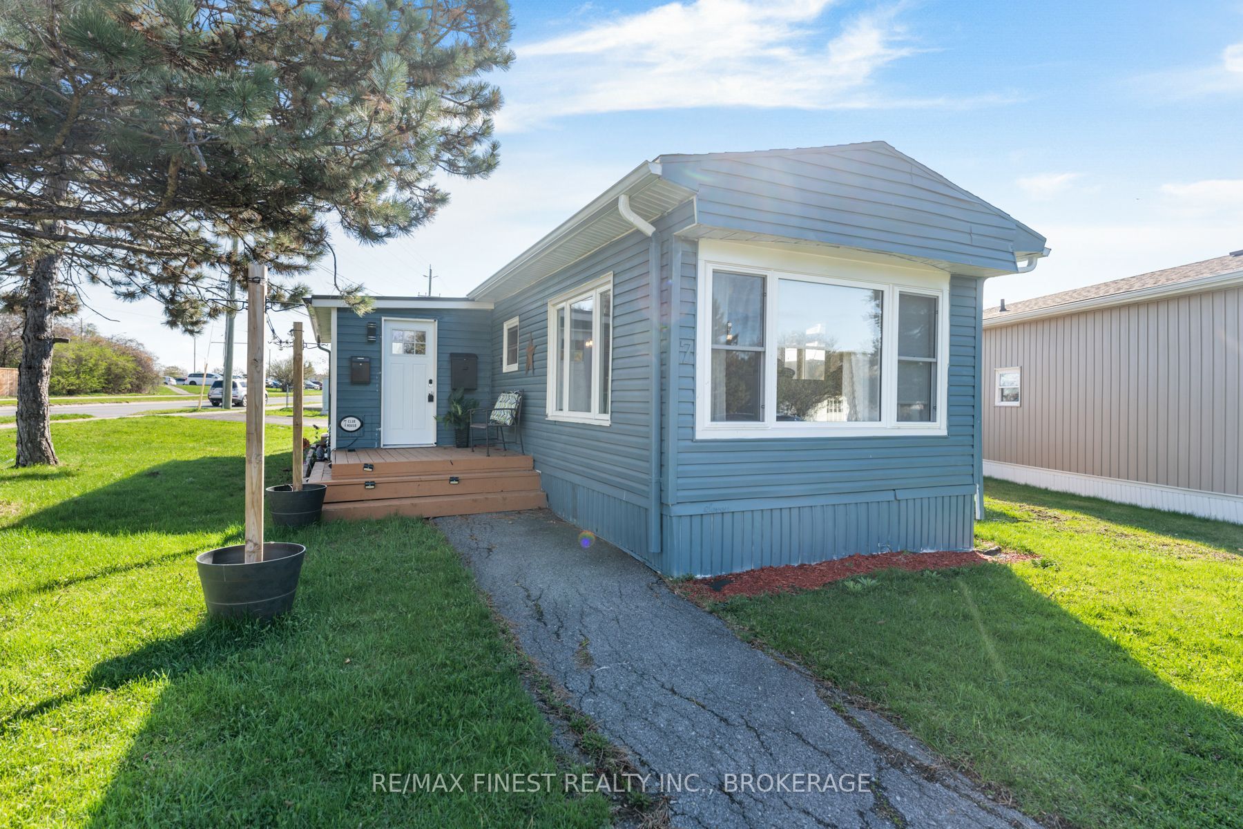 7 Clubhouse Drive, Kingston, ON K7K 5C7