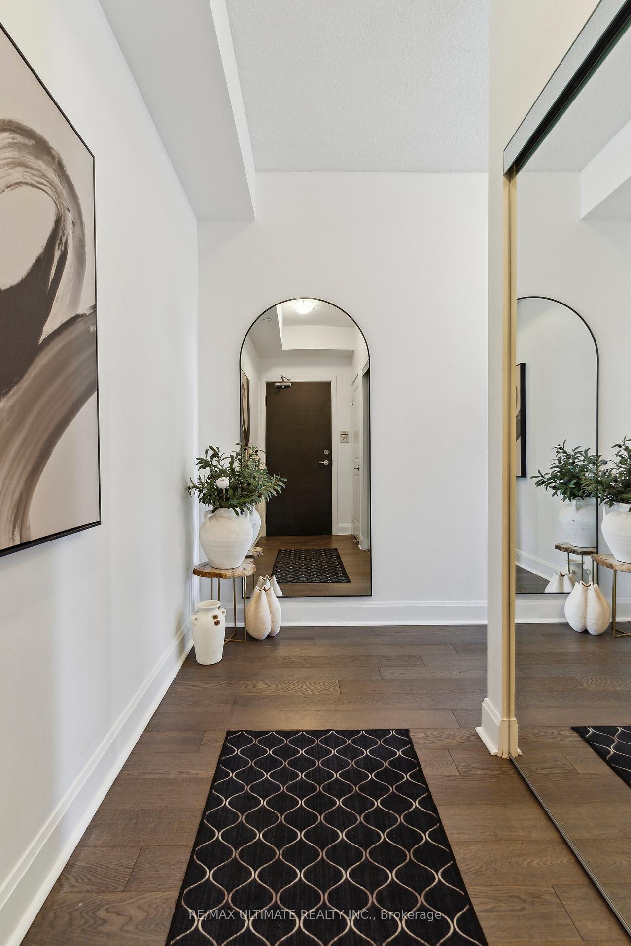 2 Bedrooms Condo at 33 Shore Breeze, Toronto For sale