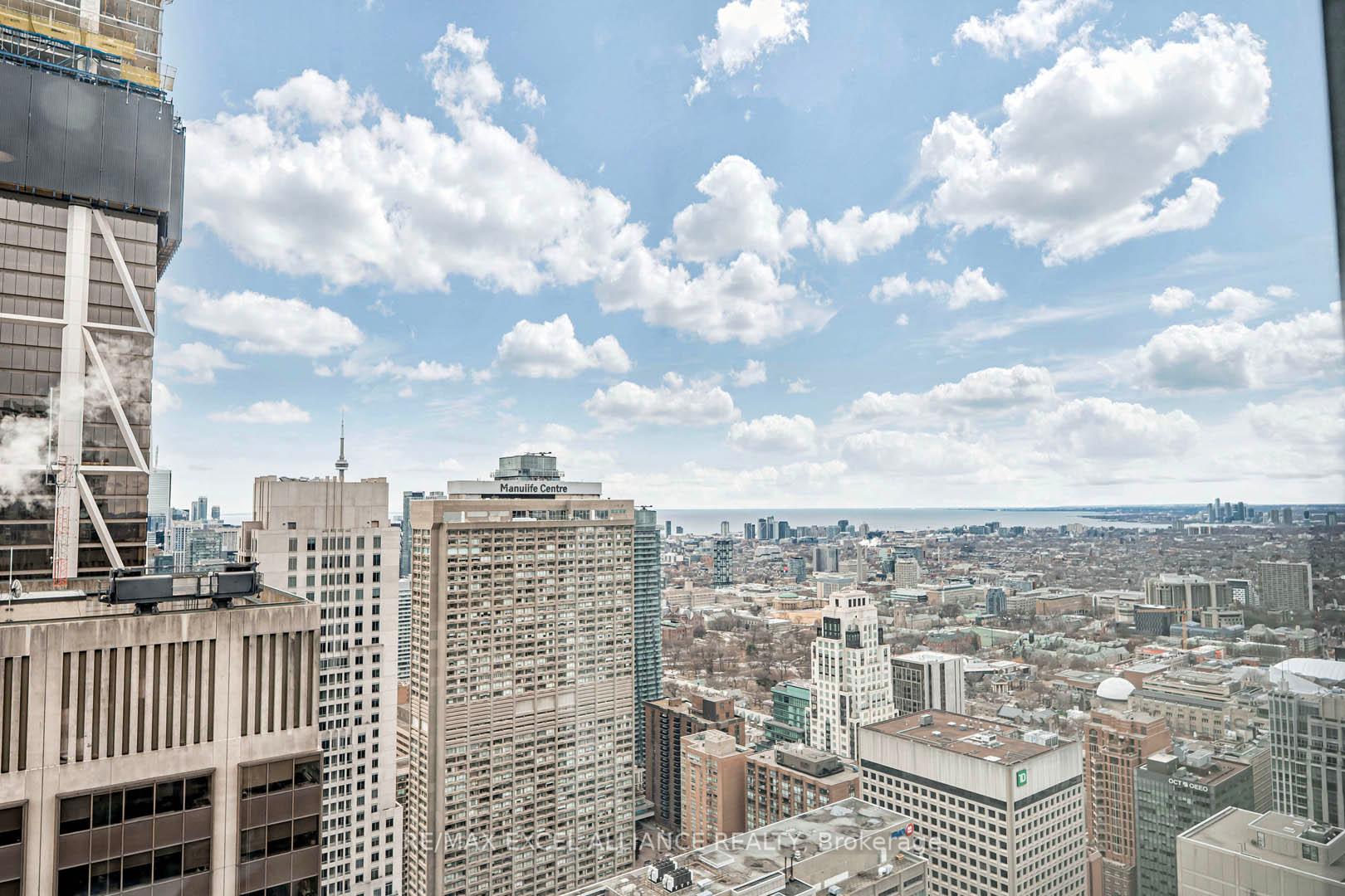 2 Bedrooms Condo at 8 Cumberland, Toronto For sale