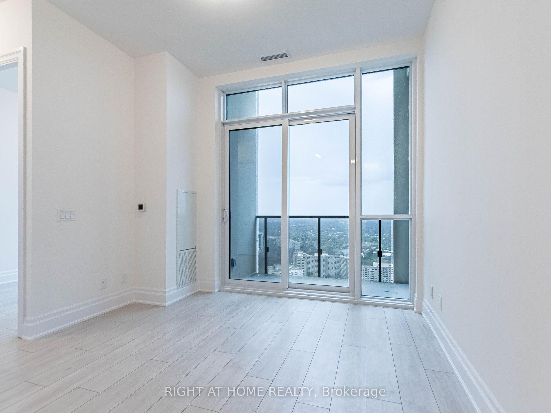 2 Bedrooms Condo at 30 Elm,  Mississauga For sale