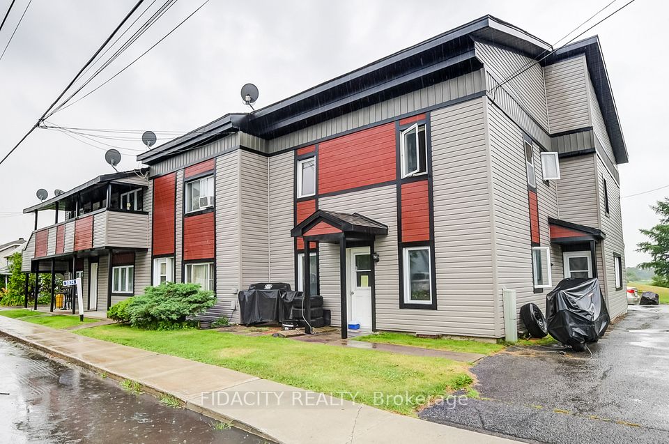 3874 Champlain