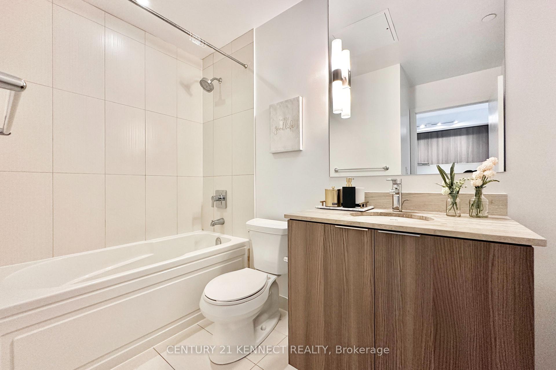#313 – 955 Bay Street, Toronto, ON M5S 2A2