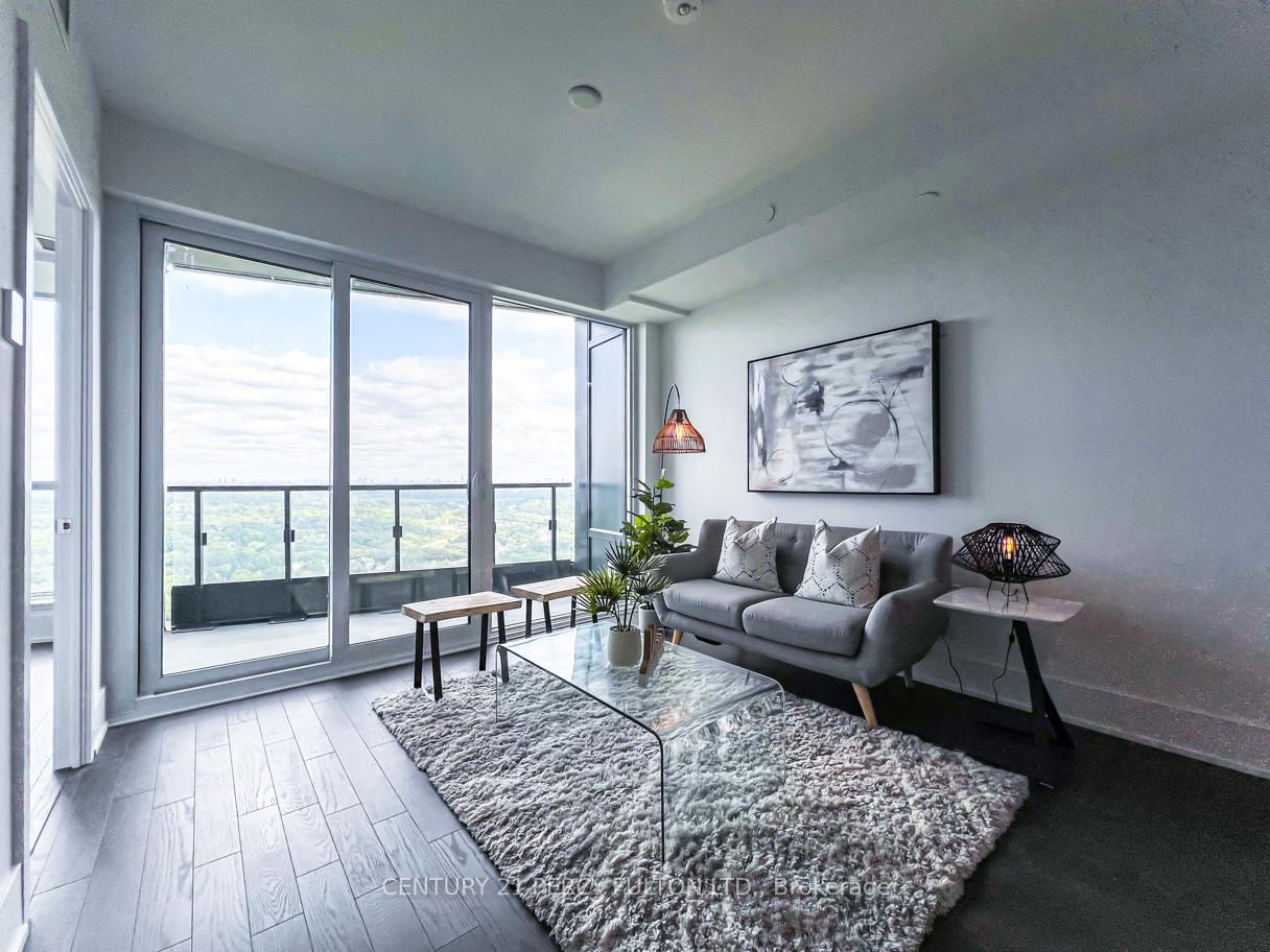 3 Bedrooms Condo at 585 Bloor, Toronto For sale