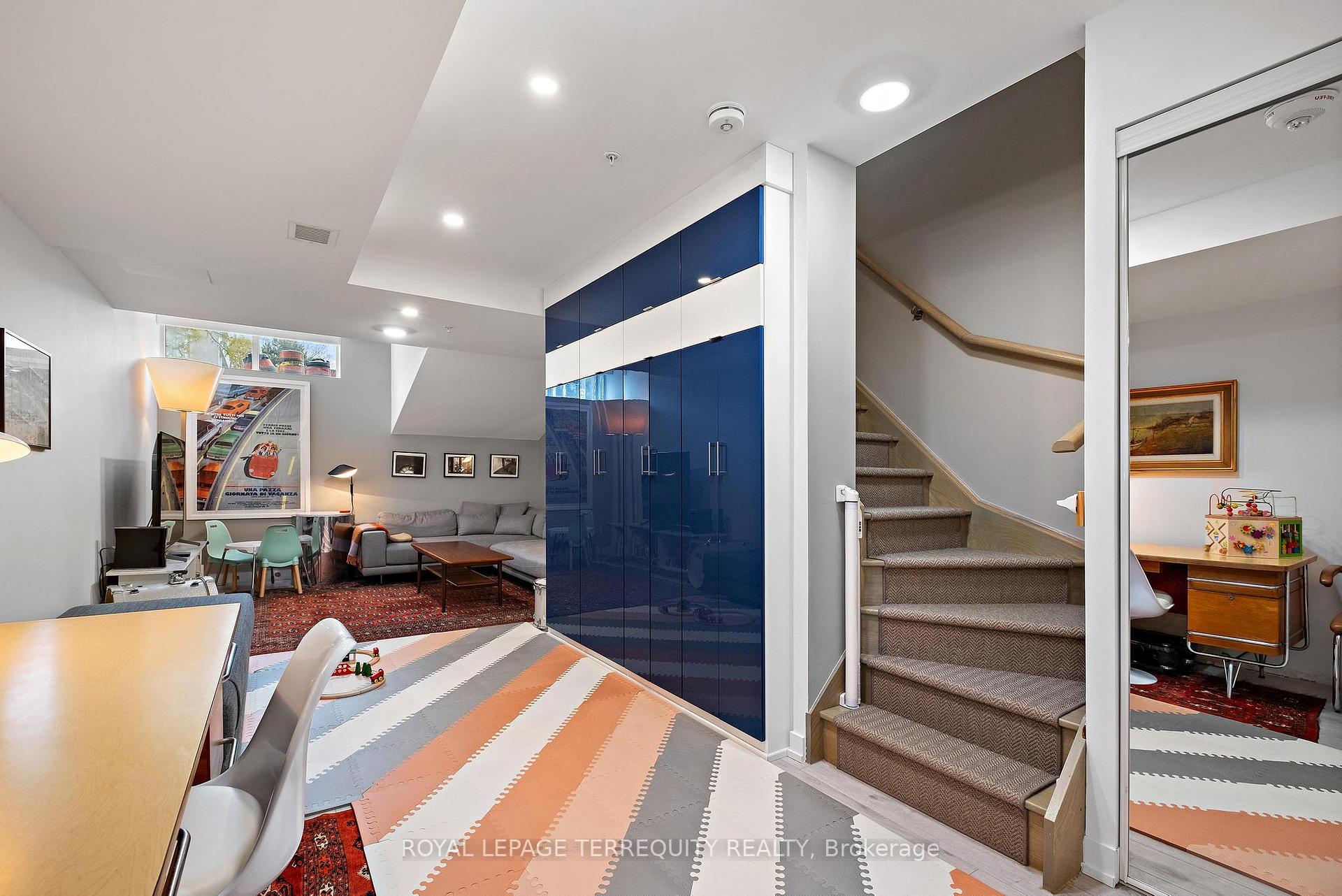 3 Bedrooms Condo at 38 Howard Park,  Toronto For sale
