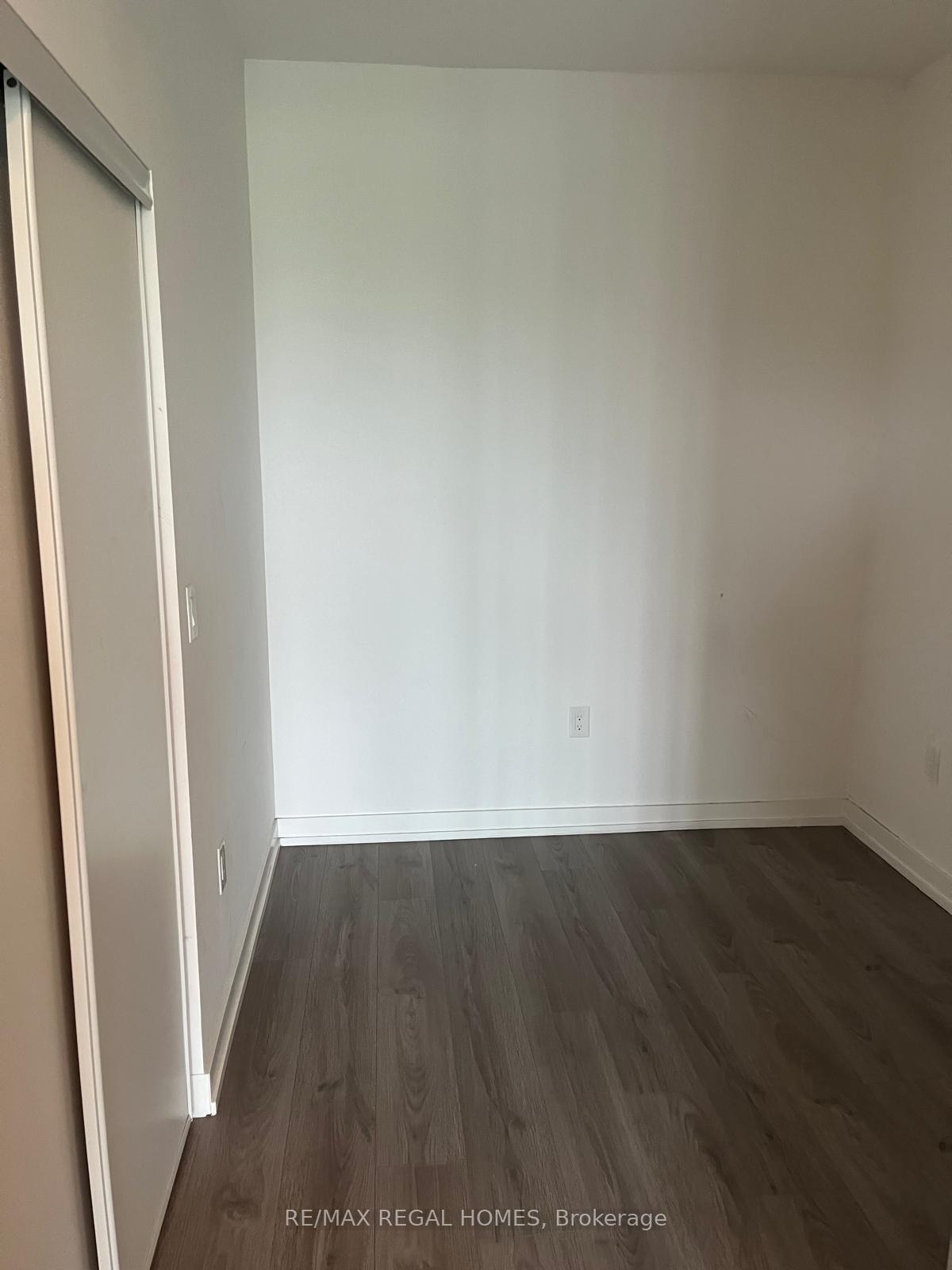 2 Bedrooms Condo at 10 De Boers, Toronto For sale