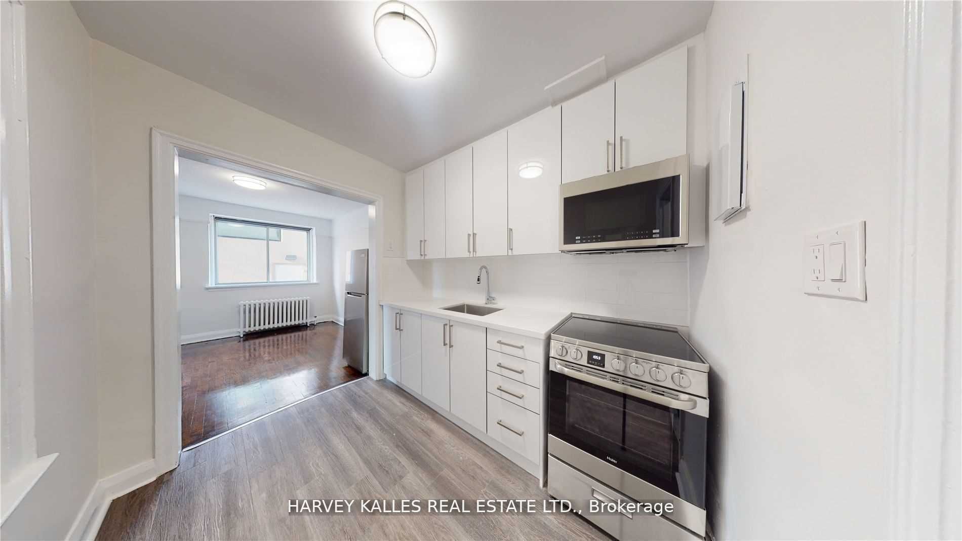 320 Lonsdale Road 8