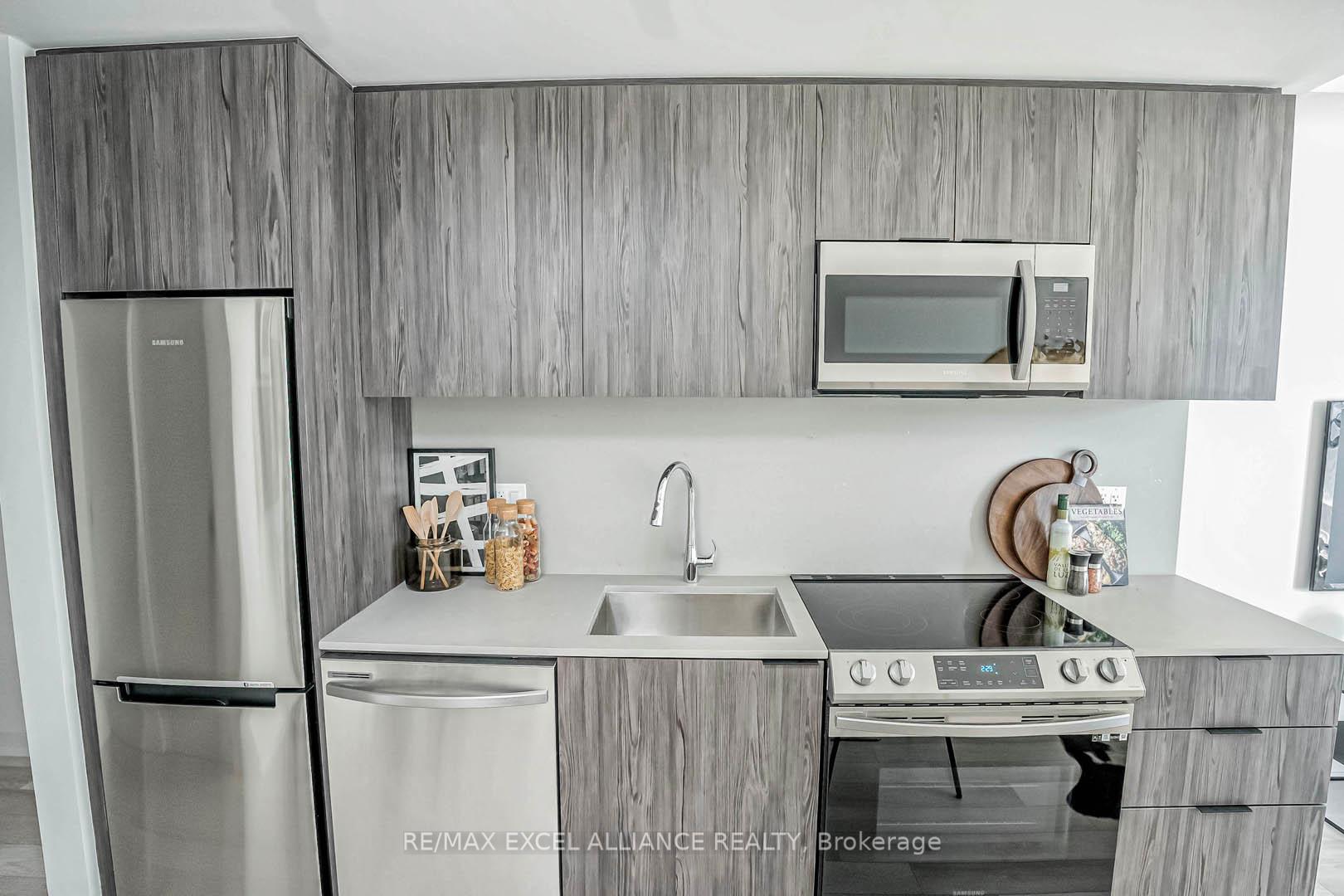 2 Bedrooms Condo at 50 Power,  Toronto For sale