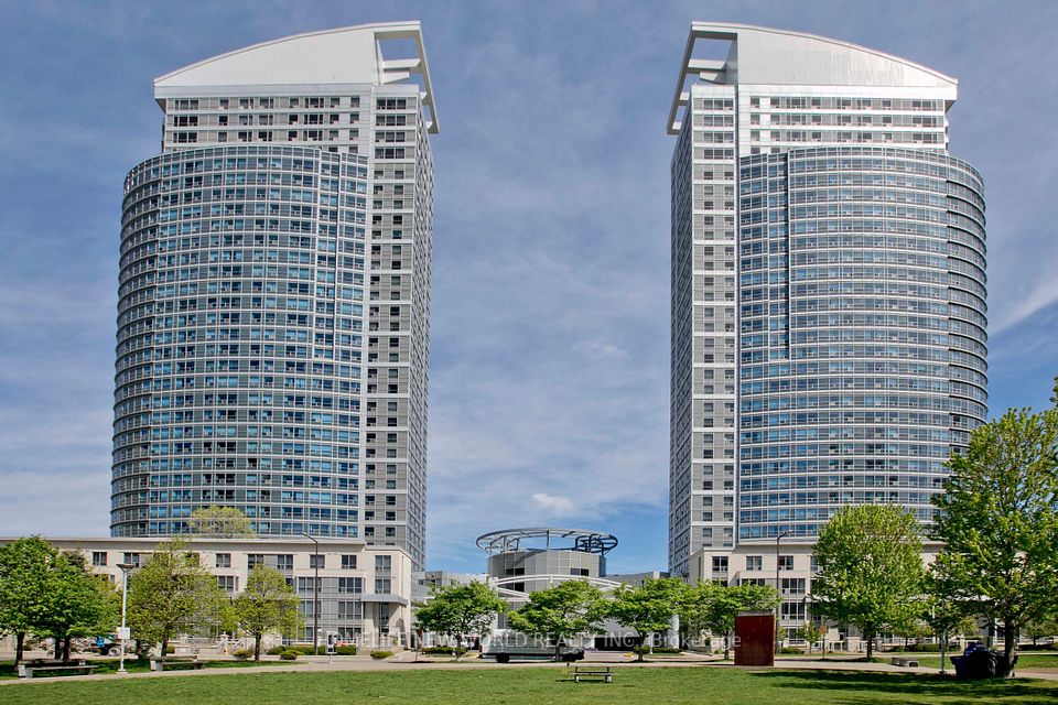 38 Lee Centre