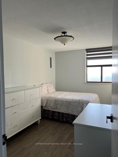 3 Bedrooms Condo at 10 Tangreen,  Toronto For sale