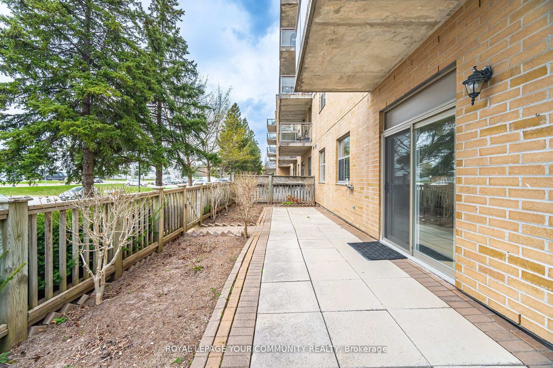 2 Bedrooms Condo at 2502 Rutherford, Vaughan For sale