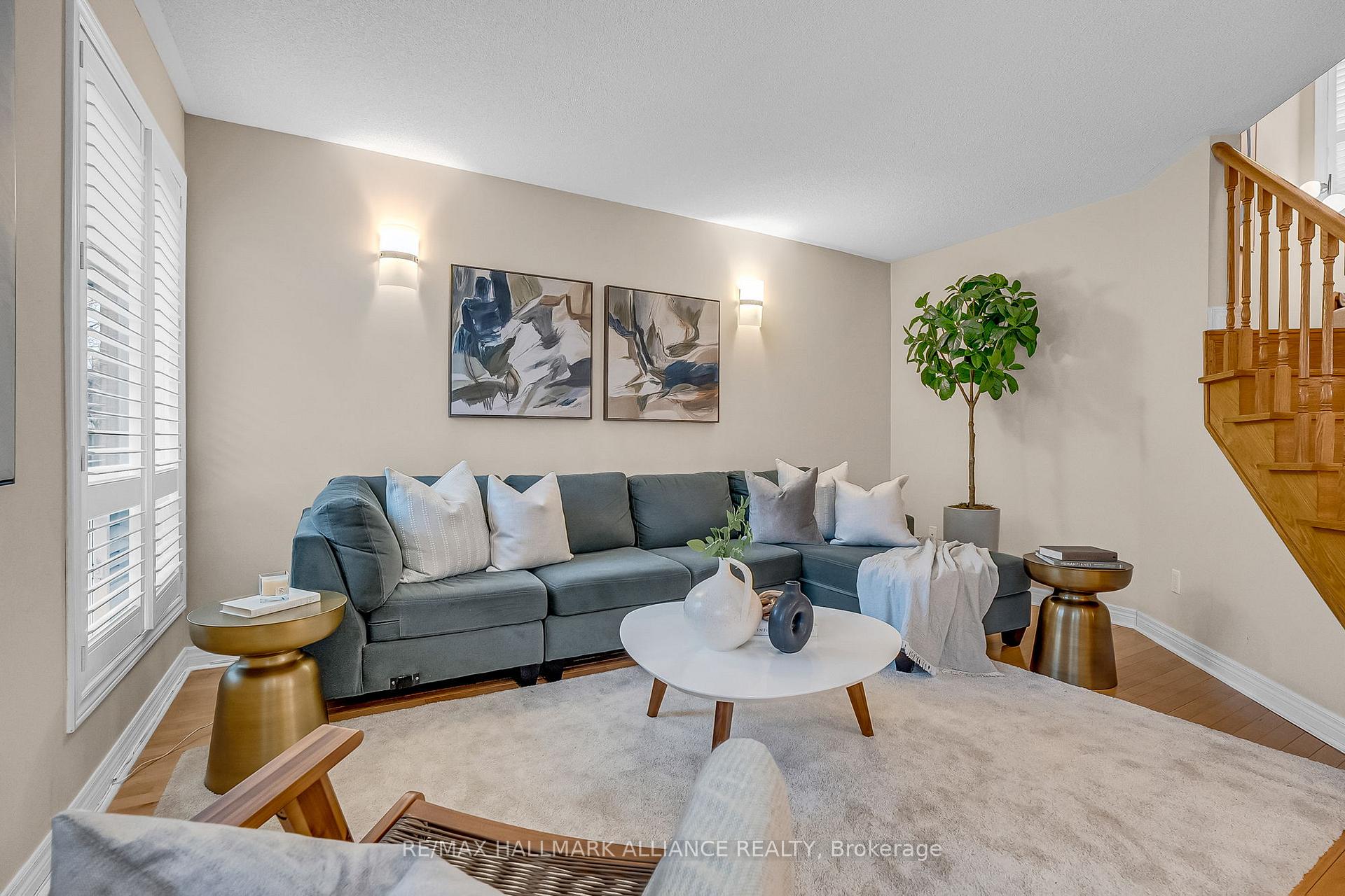 3 Bedrooms Condo at 5031 East Mill,  Mississauga For sale