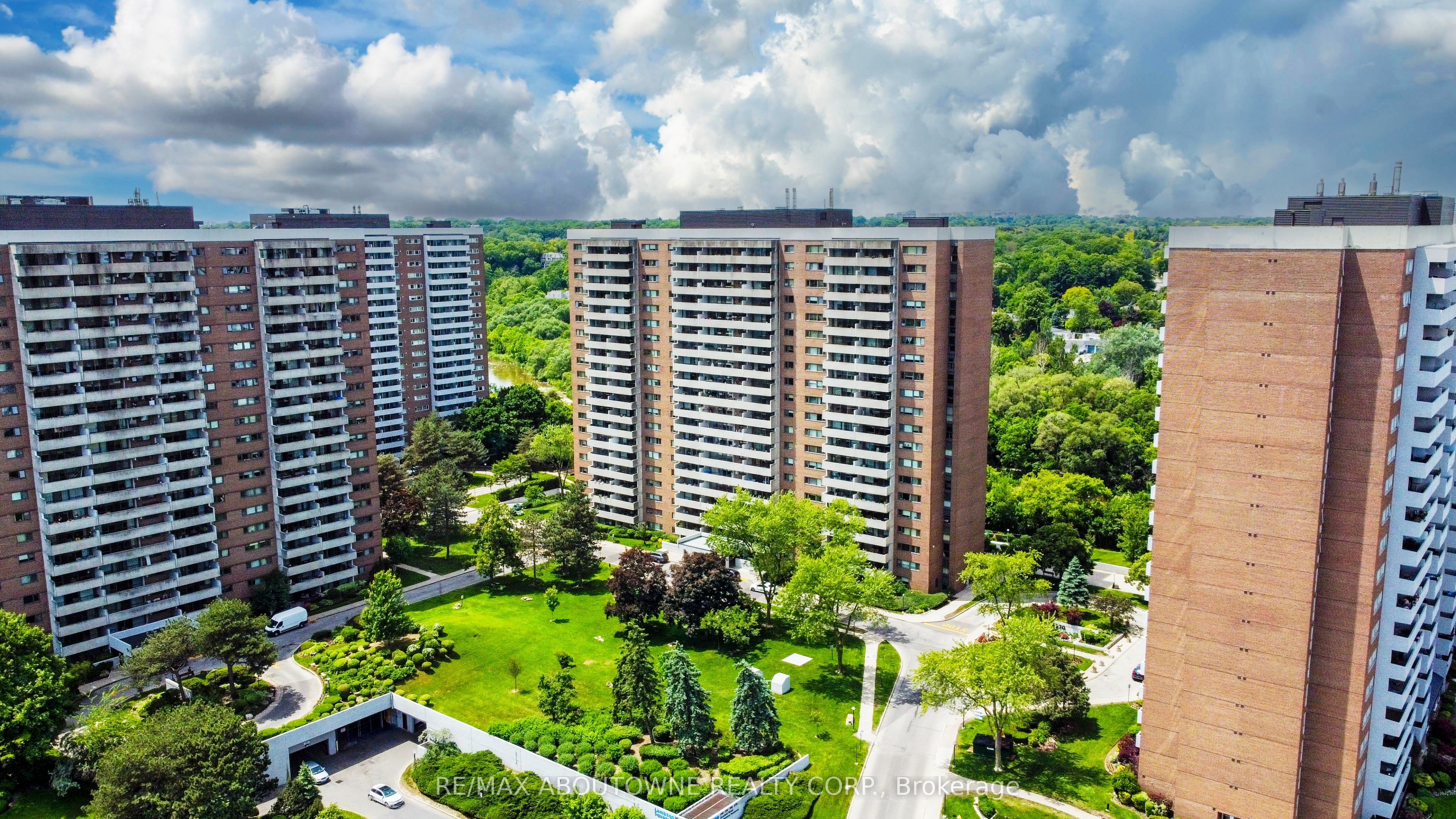 260 Scarlett Road, #1006