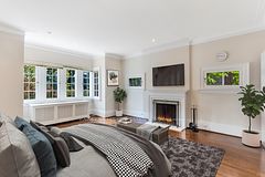 8 Binscarth Road