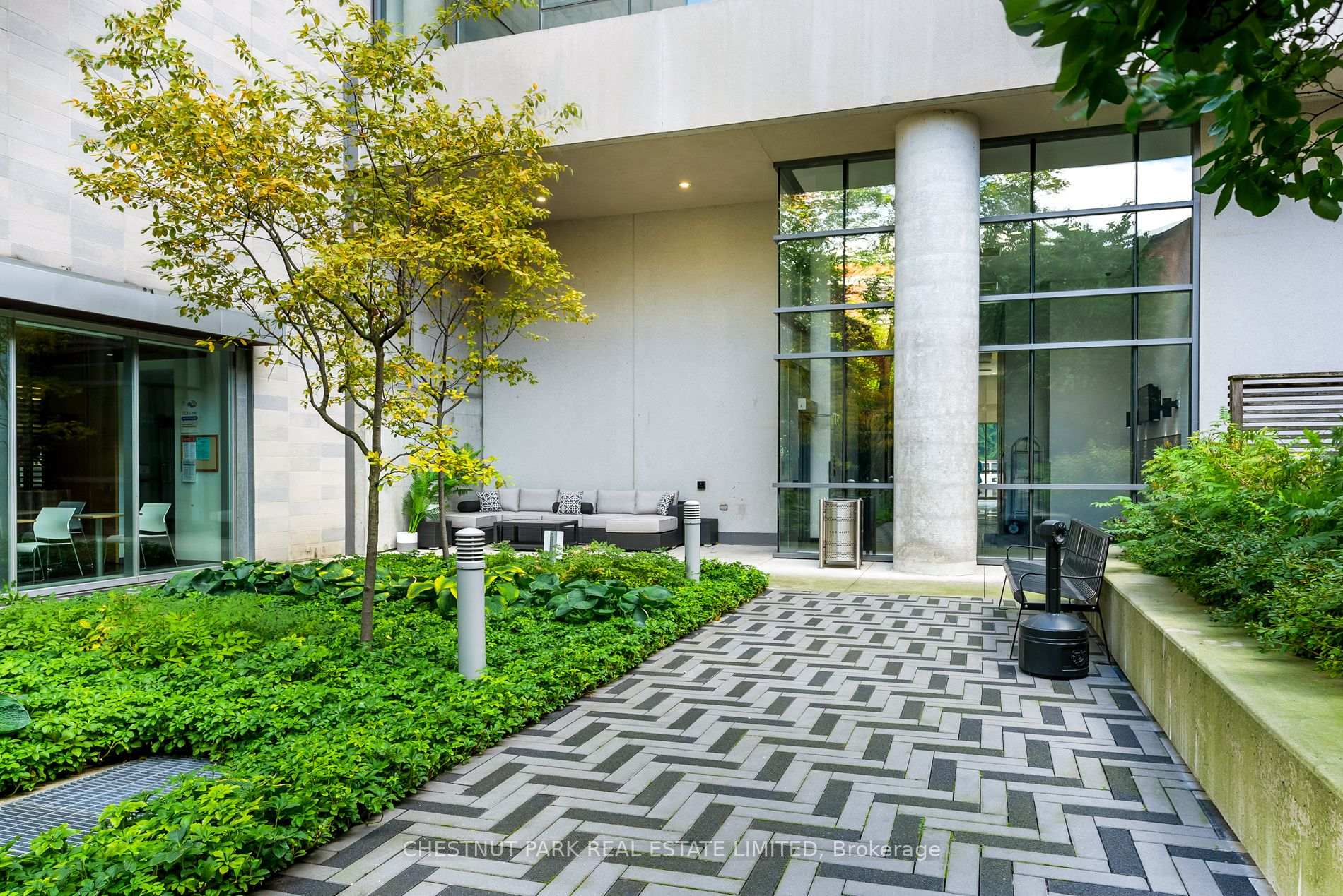2 Bedrooms Condo at 285 Mutual, Toronto For sale