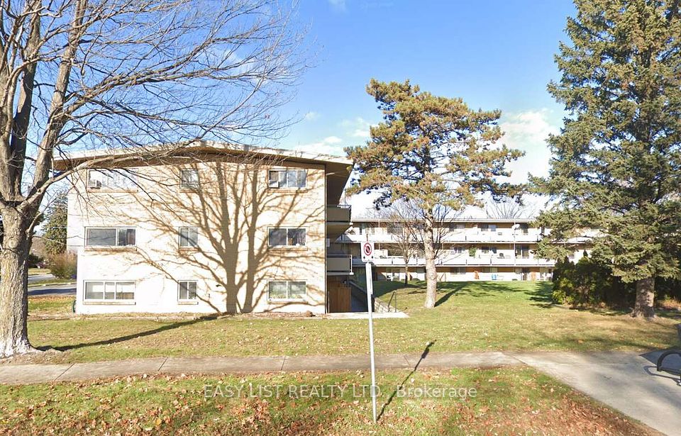 8650 Wyandotte