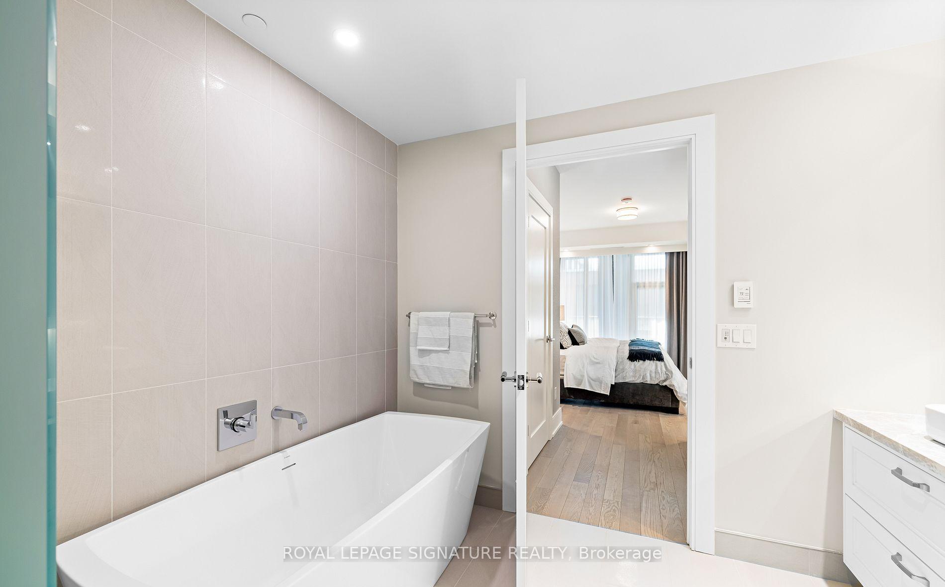 2 Bedrooms Condo at 455 Wellington, Toronto For sale