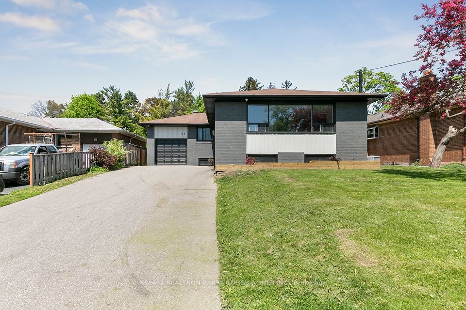 44 Broadlands Boulevard