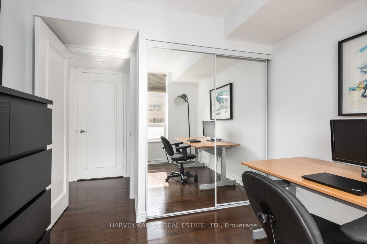 60 St. Clair Avenue W 1107
