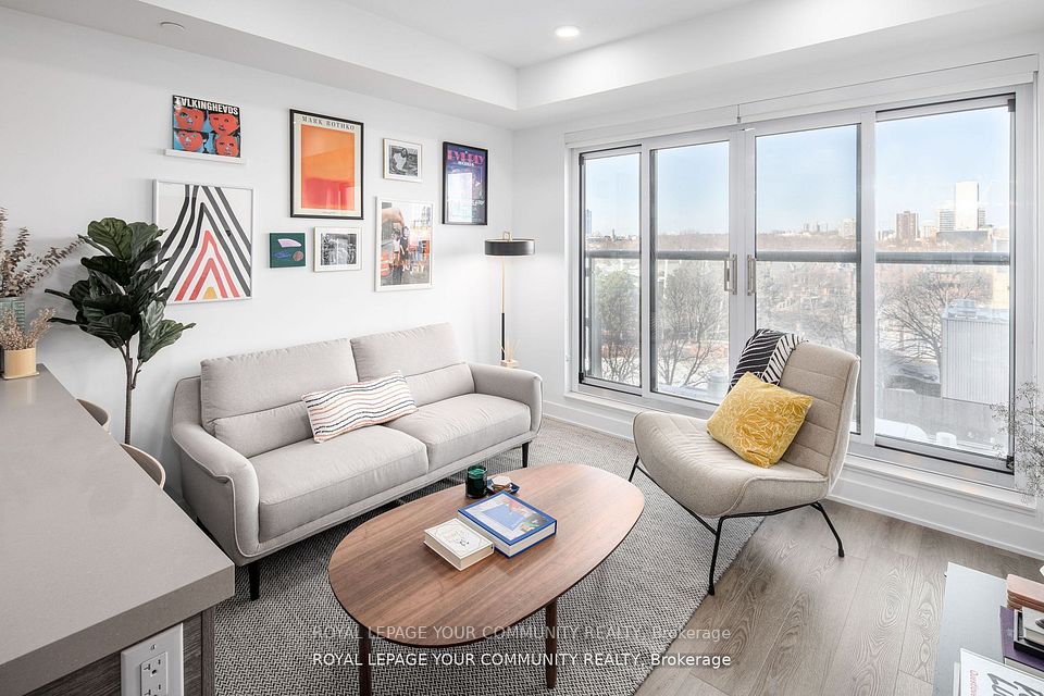 484 Spadina Avenue