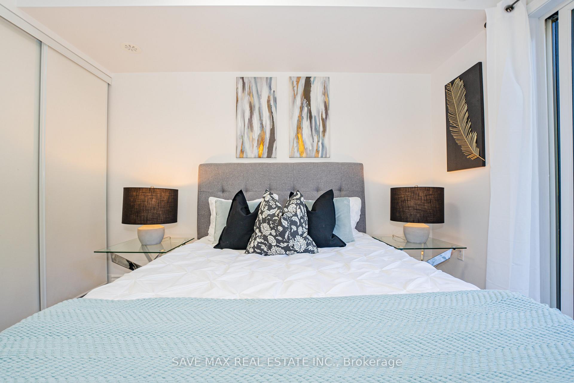 3 Bedrooms Condo at 1070 Progress, Toronto For sale