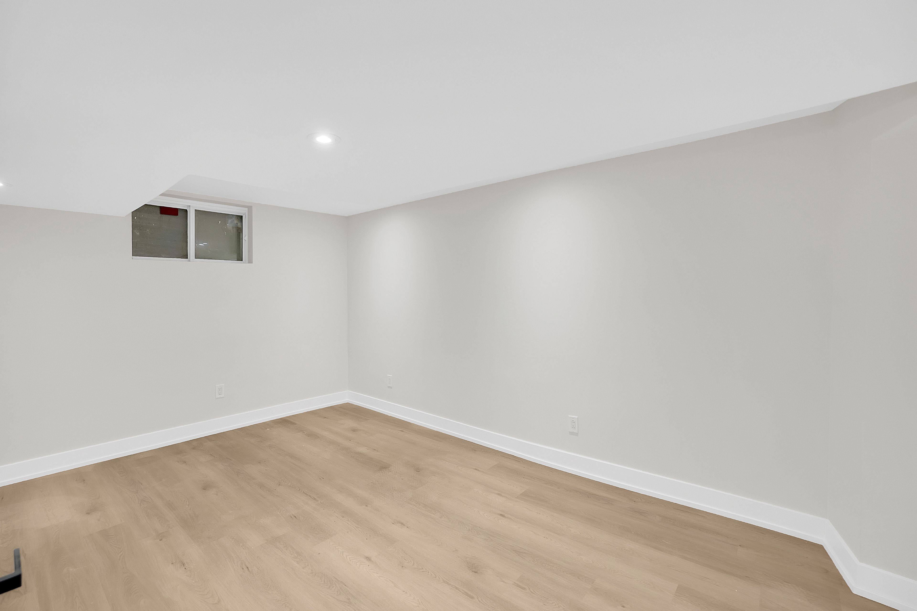 2591 Kingsberry Crescent LOWER LEVEL