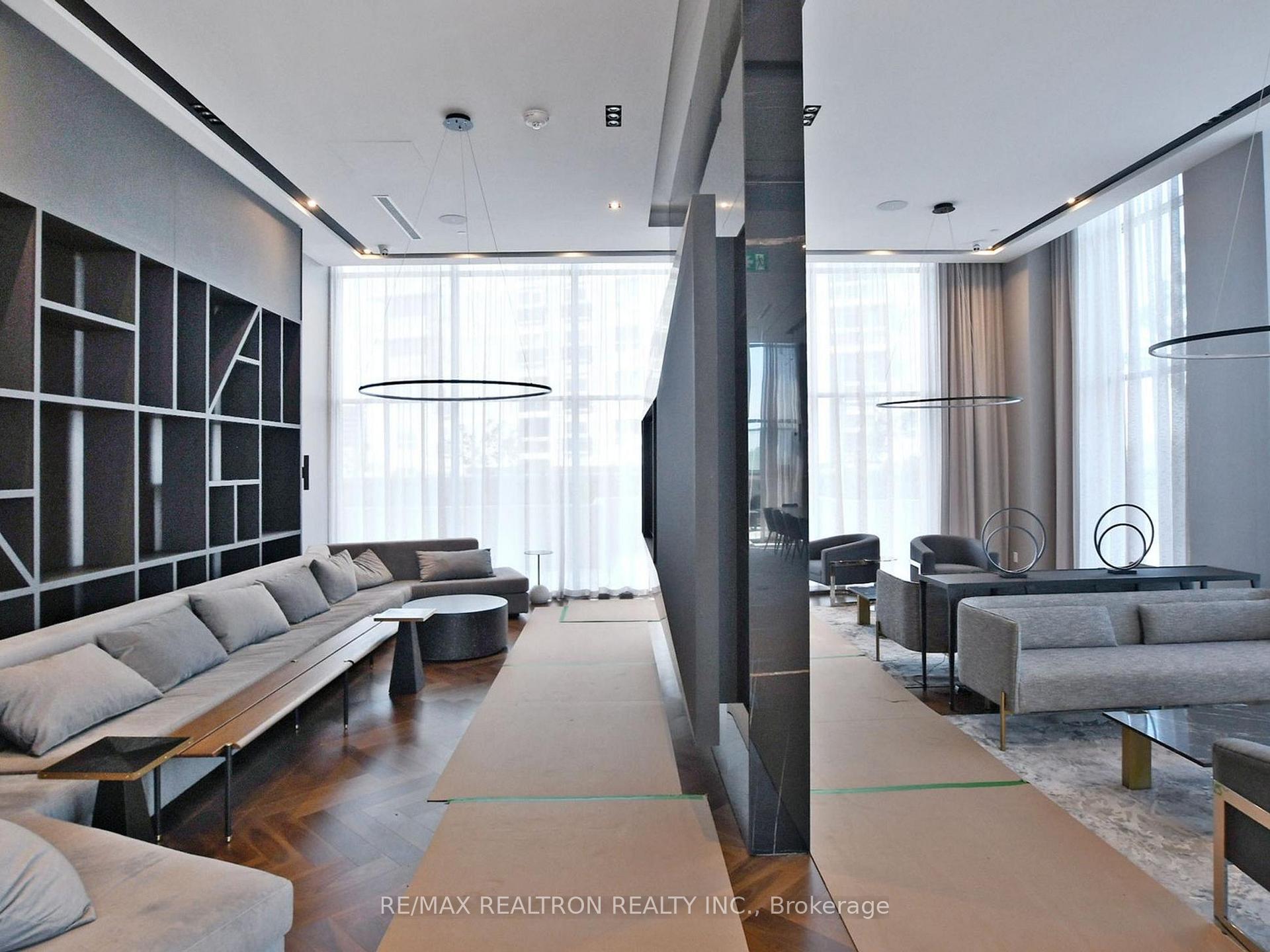 2 Bedrooms Condo at 225 Village Green, Toronto For sale