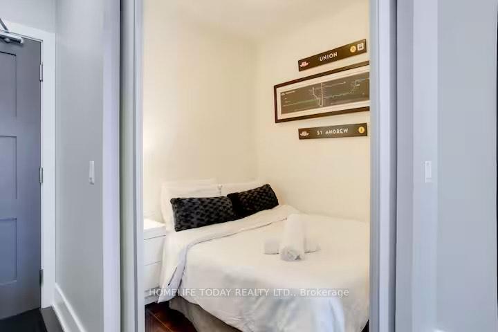 2 Bedrooms Condo at 300 Front, Toronto For sale